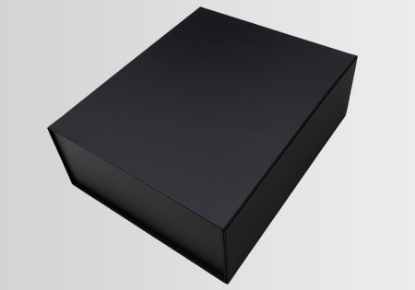 Slika Ekskluzivna crna poklon kutija s magnetnim zatvaranjem